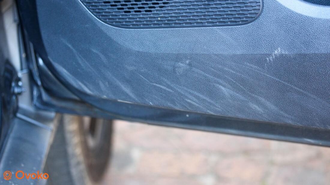 rayure plastique voiture