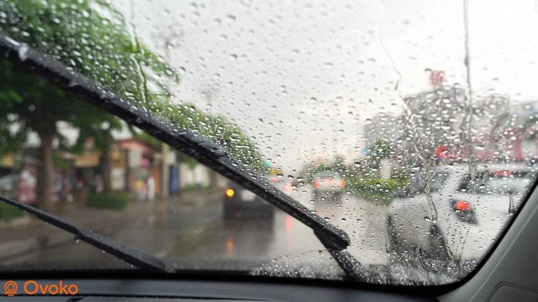 Comment conduire en toute sécurité sous la pluie